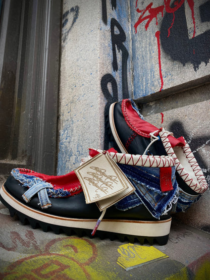 “𝙇𝙊𝙊𝙋𝙀𝘿 𝙄𝙉 𝘿𝙄𝙎𝙏𝙍𝙀𝙎𝙎”