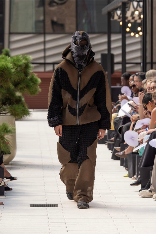 “𝘿𝙀𝘾𝙊𝘿𝙀𝘿”
